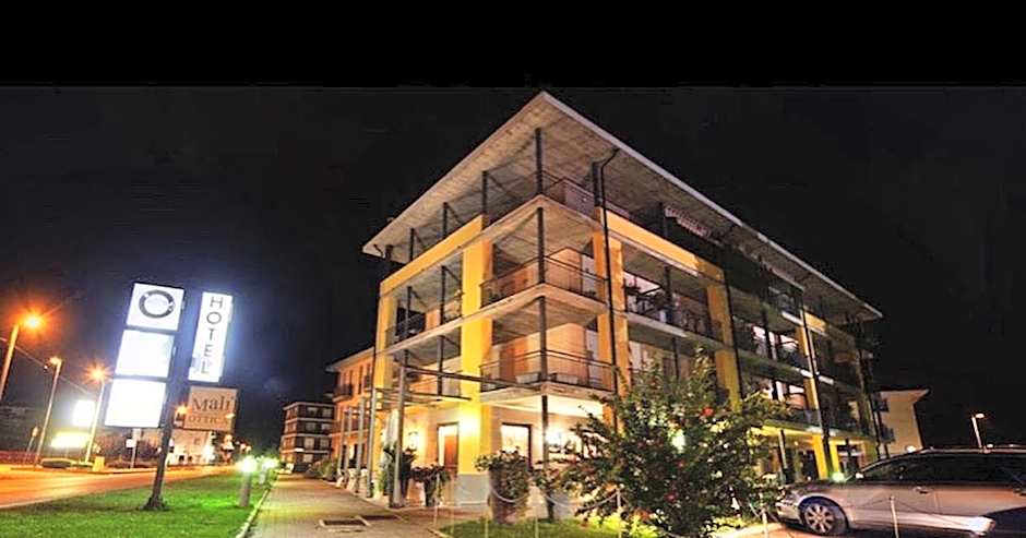 Agora Hotel