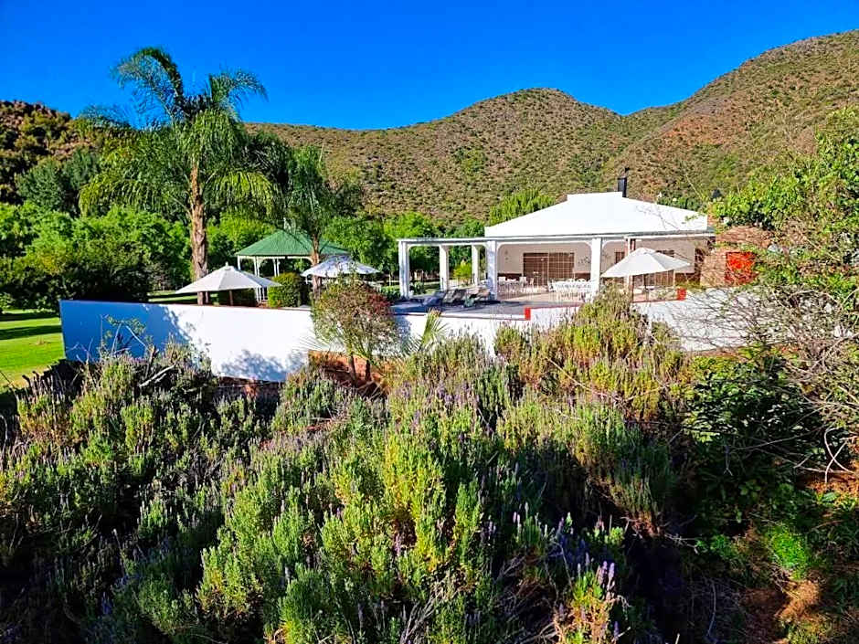 Old Mill Lodge, Seasonal Working Ostrich Farm & Restaurant, Oudtshoorn