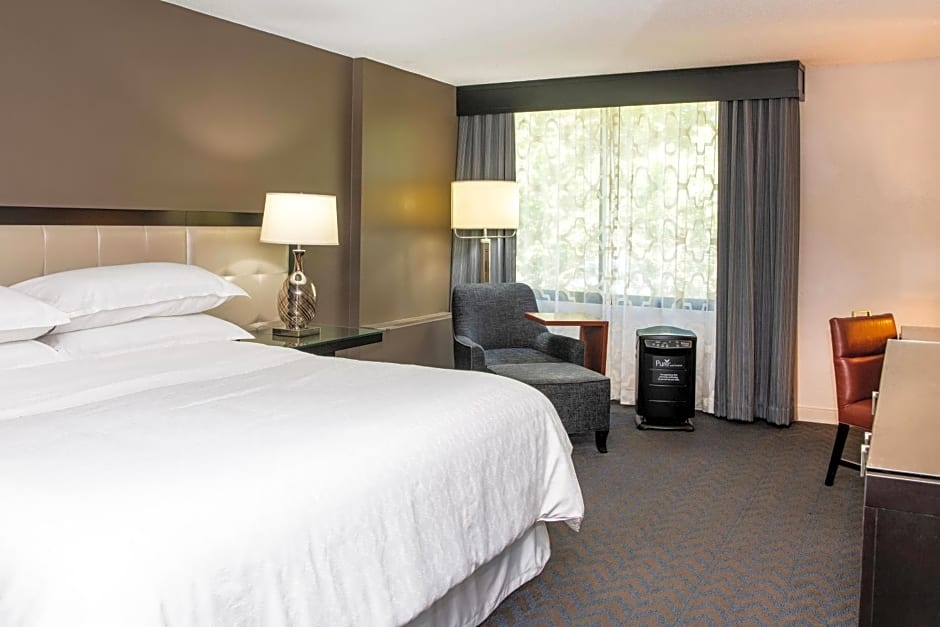 Sheraton Minneapolis West Hotel