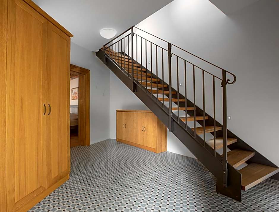 Hotel At the White Lily