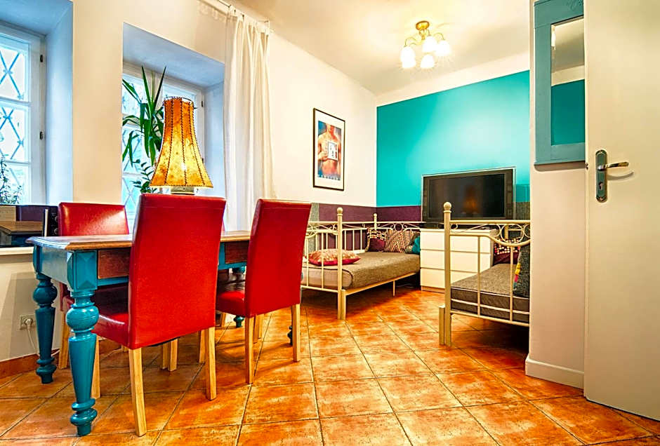 Old Town Kanonia Hostel & Apartments