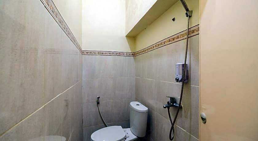 RedDoorz Syariah near Pasar Aur Kuning