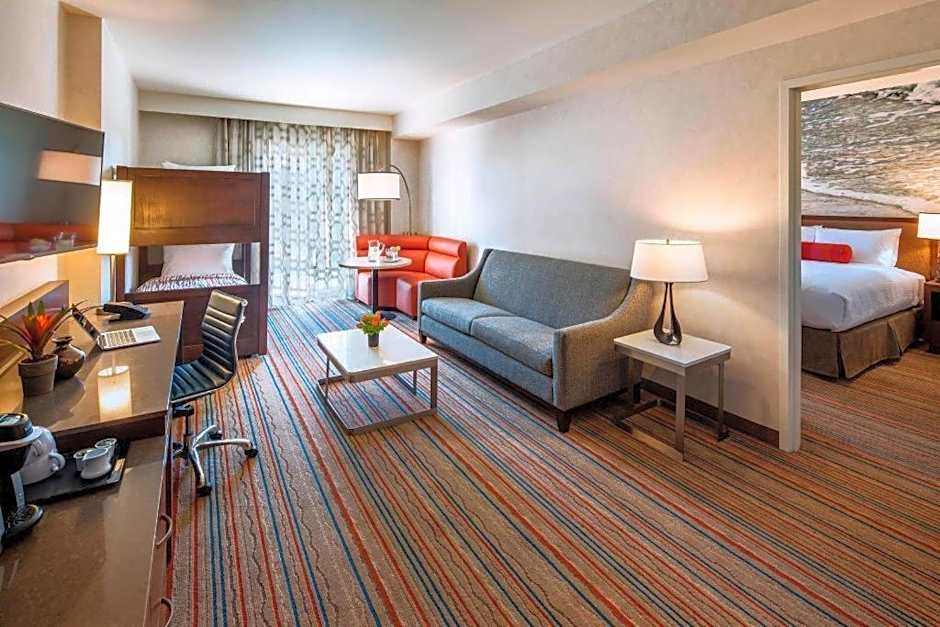Courtyard by Marriott Anaheim Theme Park Entrance