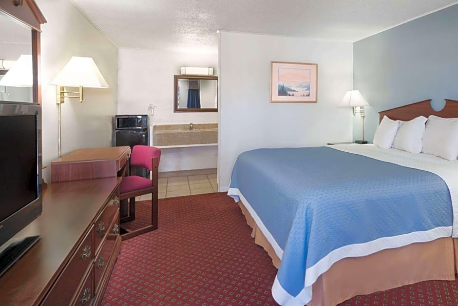 Travelodge by Wyndham Las Vegas NM