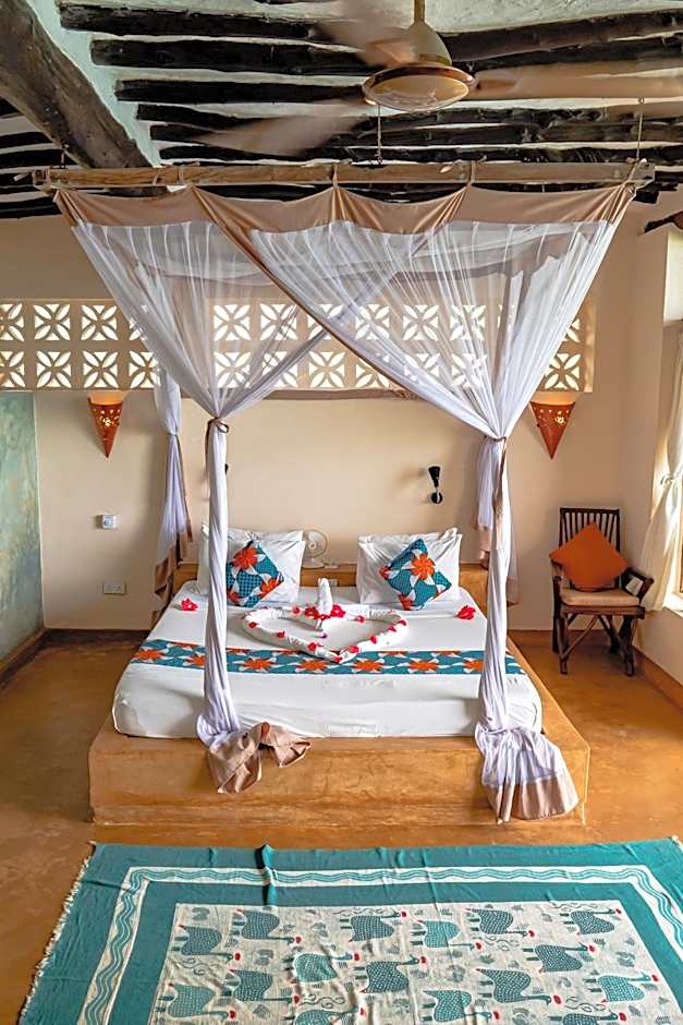 Sunshine Marine Lodge