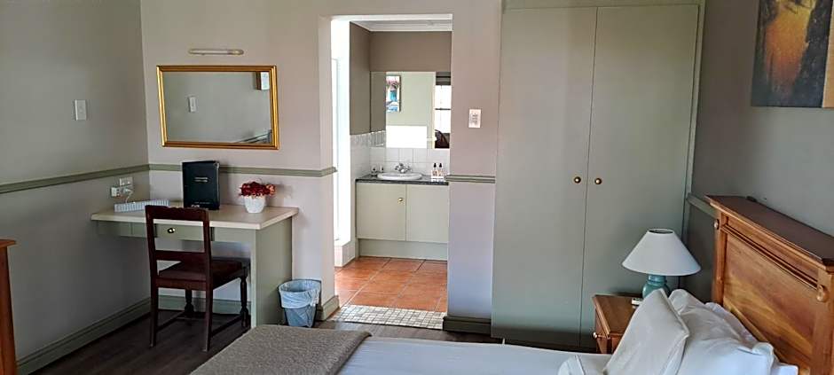 HouseMartin Lodge & Self Catering