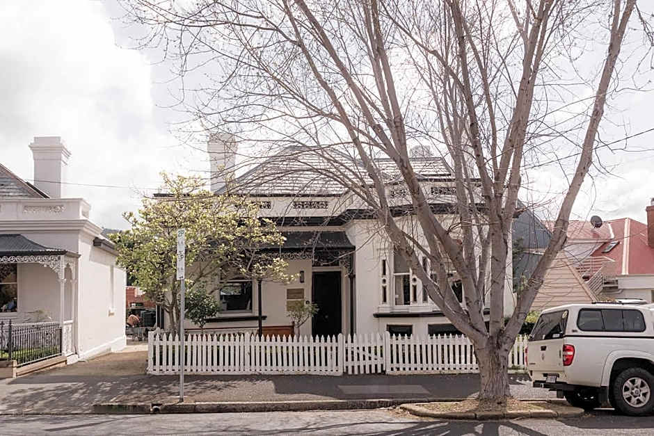 Connage - Historic Battery Point Police Station