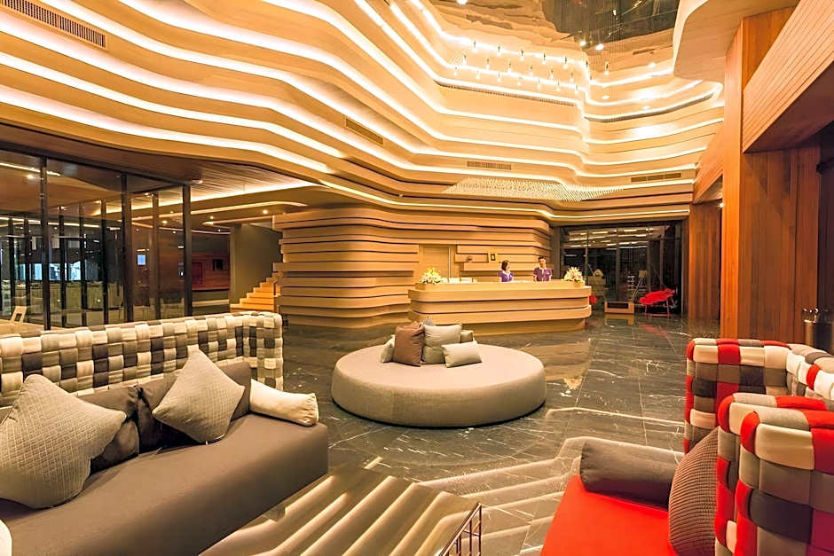 TONAOI GRAND HOTEL