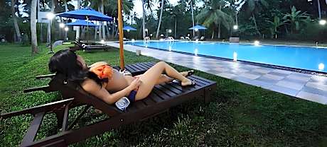 Oreeka Hotels (Katunayake Airport Hotel)