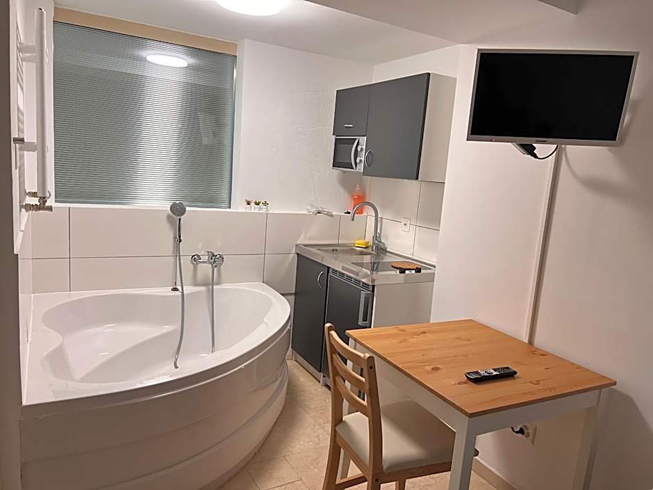 Rössli Self Check in 24-7 Free Parking