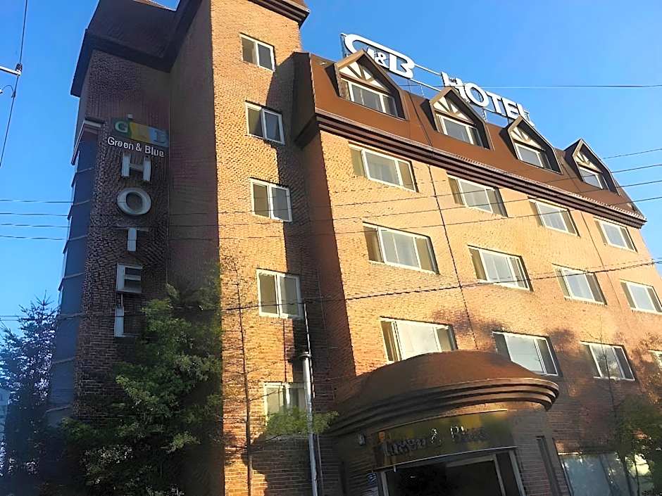 Green And Blue Hotel