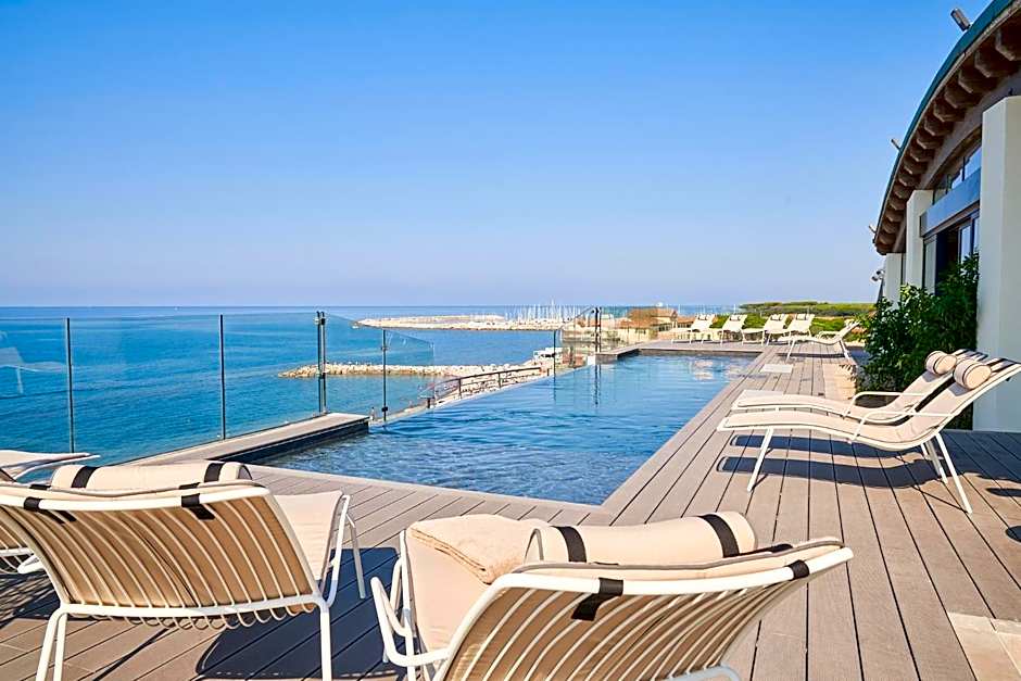 Palace Lido Hotel & Suites