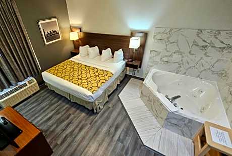 King Suite with Jetted Tub - Non-Smoking