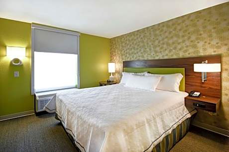 King Suite - Mobility and Hearing Access/Non-Smoking