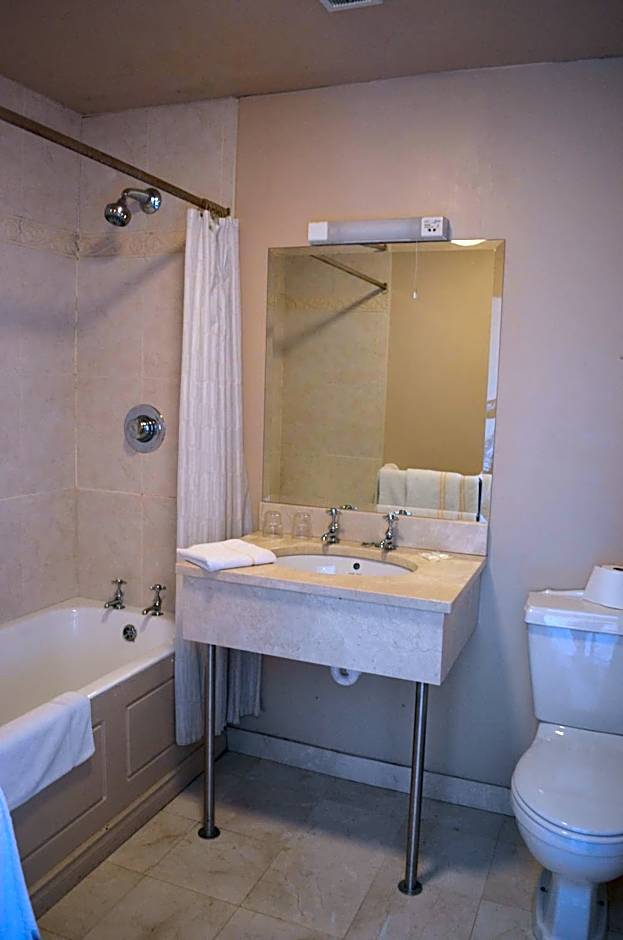 The Cliff House Hotel