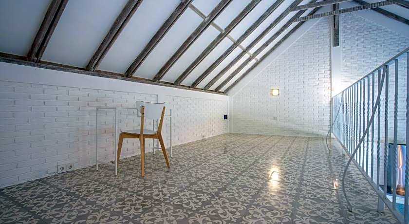 White Studio Villa