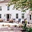 Shelter Harbor Inn