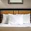 Econo Lodge Inn & Suites Colonie Center Mall