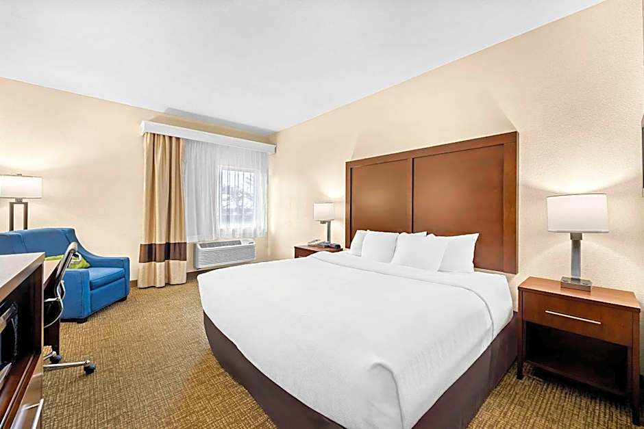 Comfort Inn & Suites Pueblo