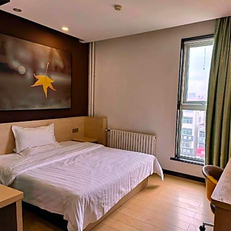 WH - Holiday Theme Room