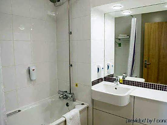 Premier Inn Manchester Airport Heald Green