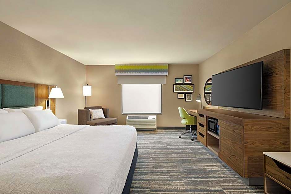 Photo 1 of 6 of 1 King Bed, Hearing/Mobility Accessible, Roll in Shower