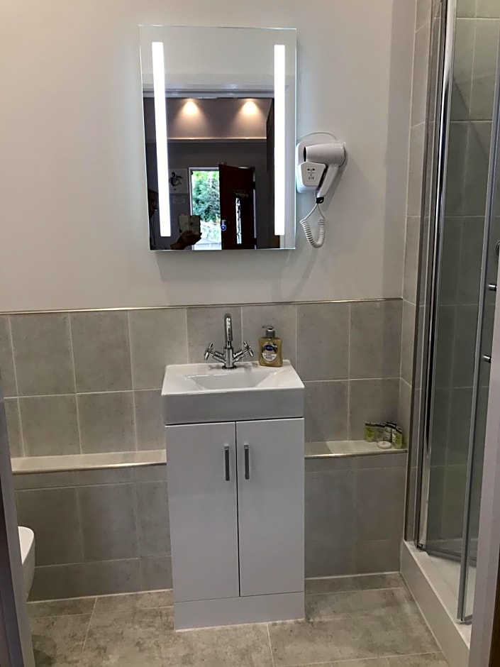 Old Thatch Bambers Green