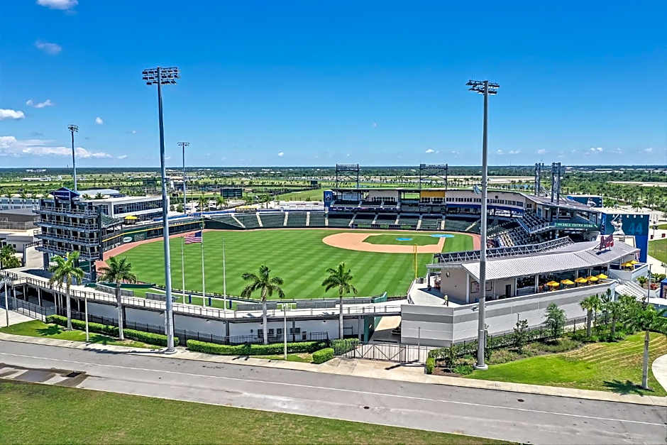 Holiday Inn Express And Suites Nokomis Sarasota South By IHG