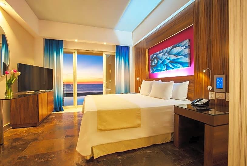 BelAir SunClub Cabos by Krystal Grand
