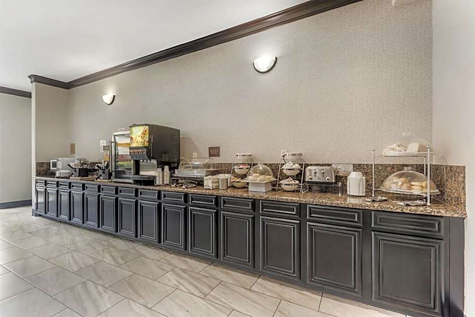 SureStay Plus Hotel by Best Western San Antonio SeaWorld