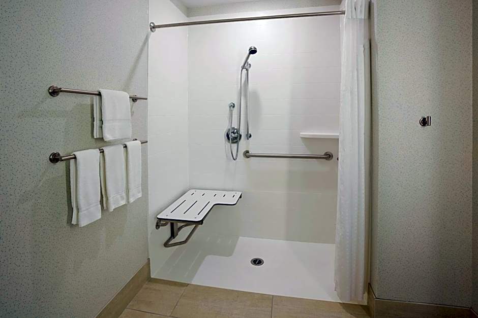 Holiday Inn Express & Suites Minneapolis - West End by IHG