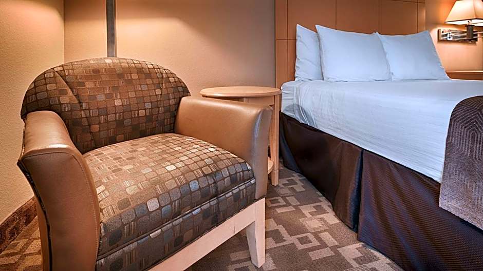 SureStay Plus Hotel By Best Western Roanoke Rapids