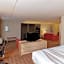La Quinta Inn & Suites by Wyndham Garden City