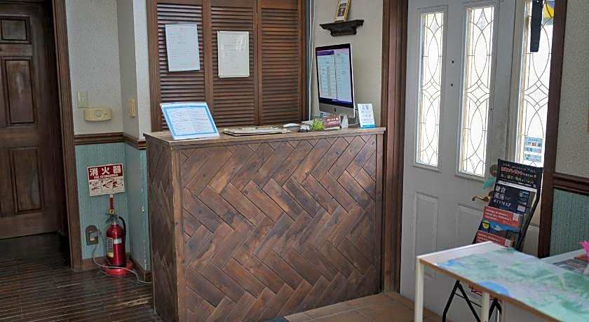 Iza Kamakura Guest House And Bar