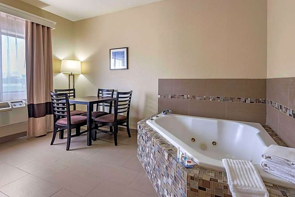 Comfort Inn & Suites