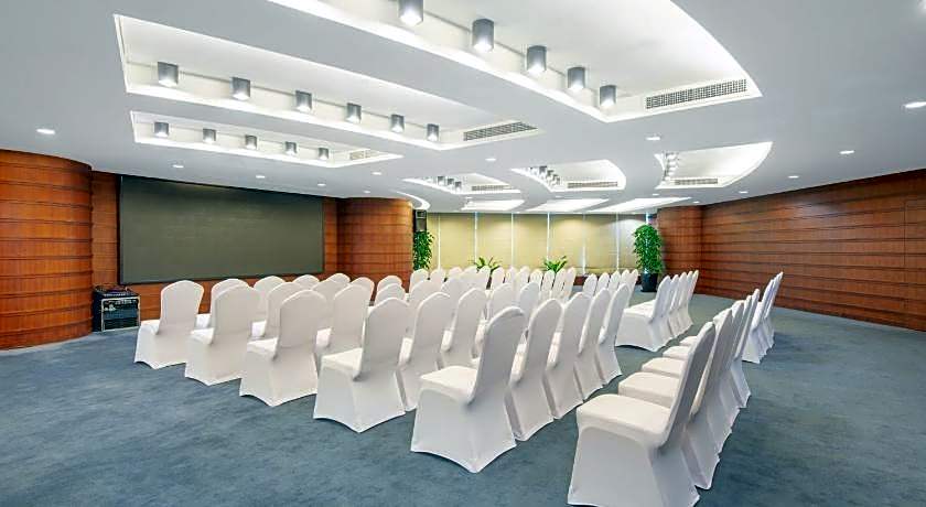 Crowne Plaza Zhuhai City Center By IHG