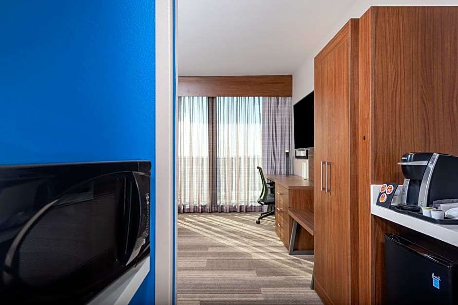Holiday Inn Express & Suites Santa Ana - Orange County By IHG