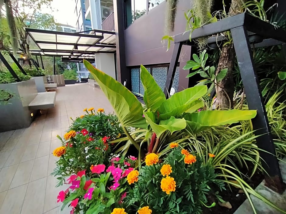 Siri Ratchada Bangkok