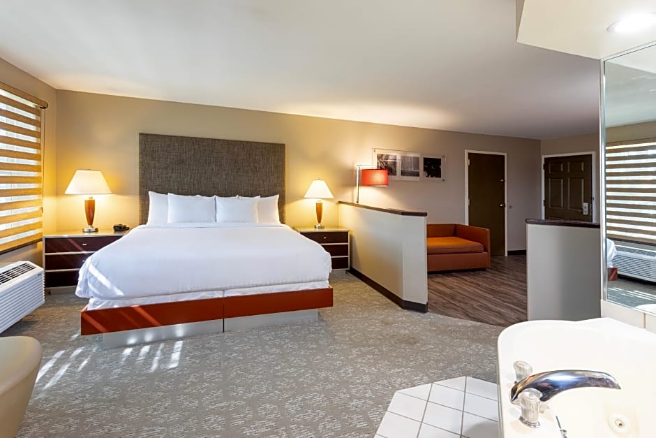Grandstay Hotel & Suites