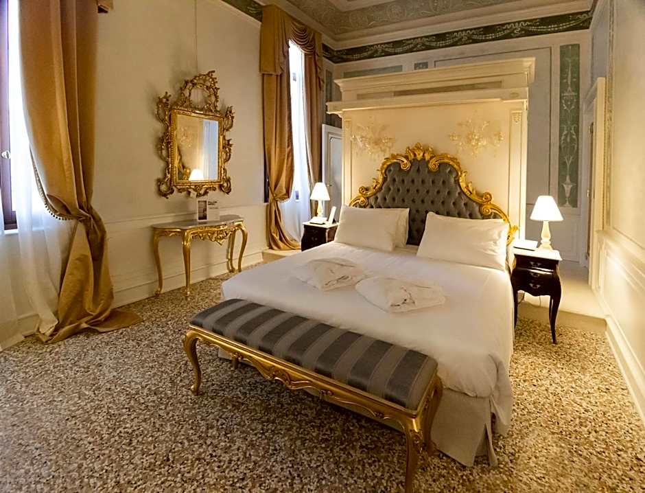 Ca' Bonfadini Historic Experience