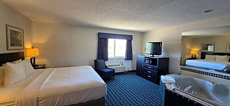 King Room with Bath Tub - Mobility Accessible/Non-Smoking