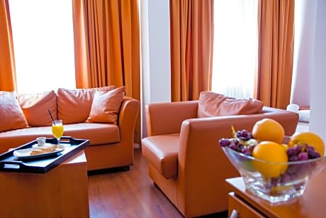 Family Studio with Free Parking