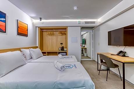 Deluxe Double Room with Side Sea View