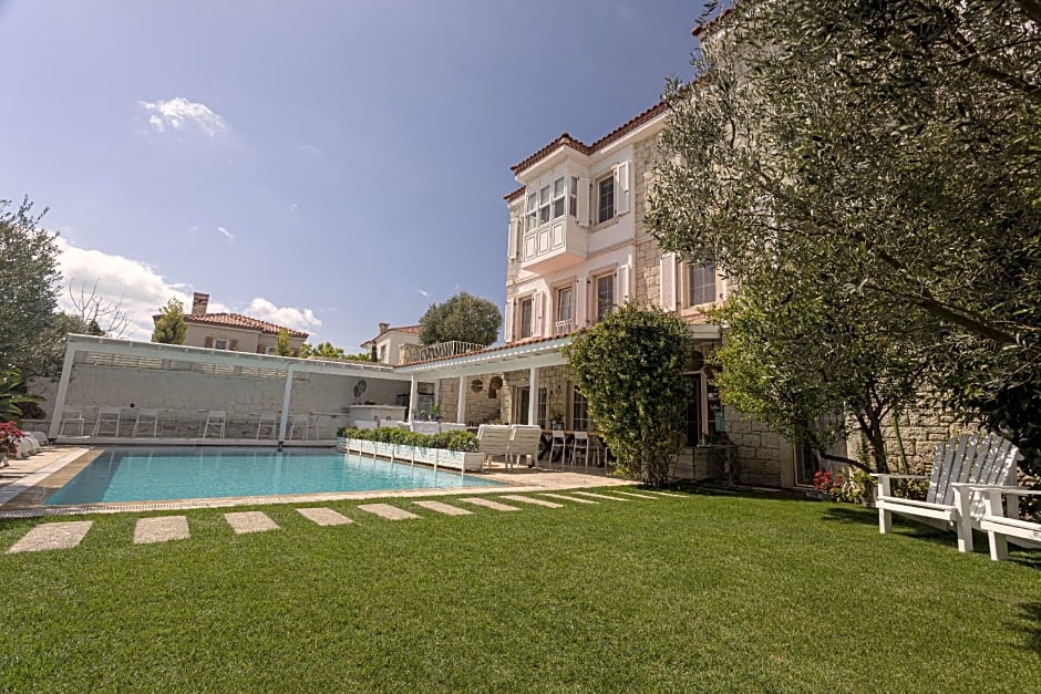 Peremere Alaçati Otel