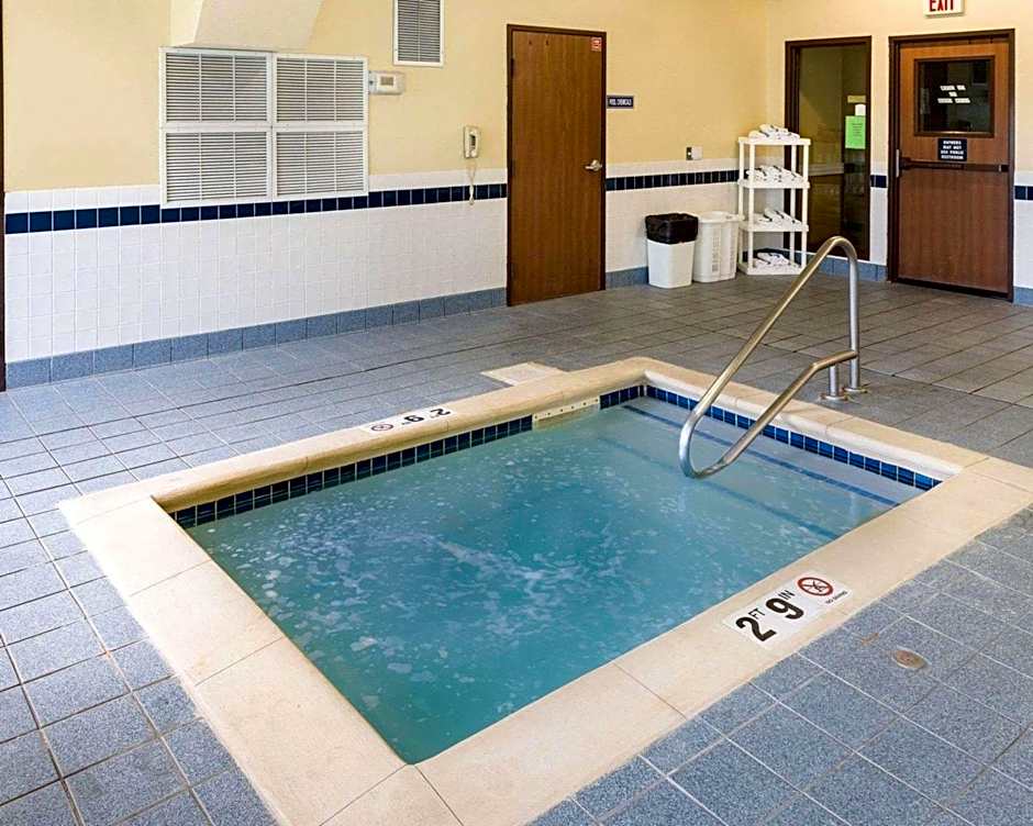 Quality Inn Lakeville