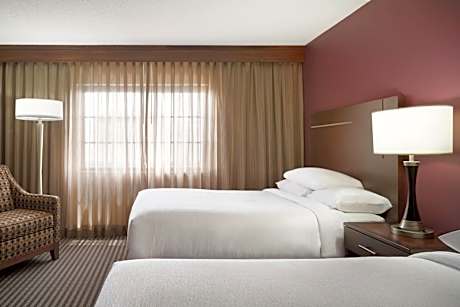 Corner Suite with Two Double Beds - Non-Smoking
