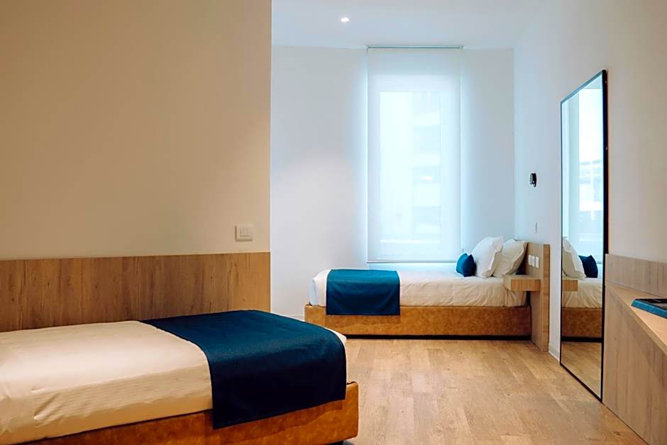 Air Rooms Rome Airport by HelloSky