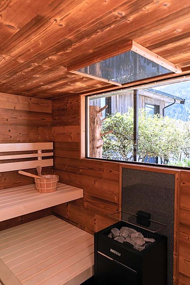 GOING TRIPLE A apartments EAST