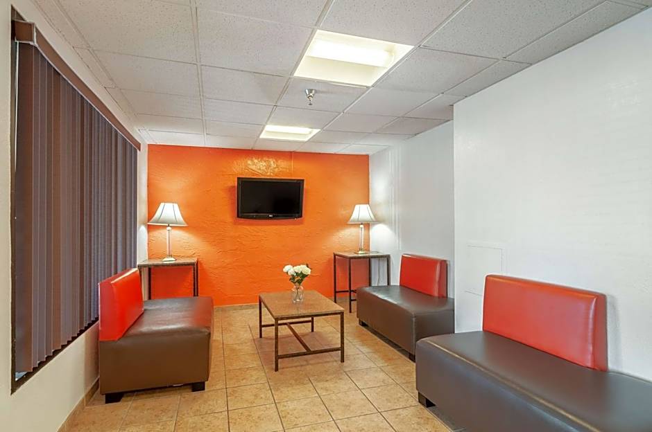 Motel 6 Naperville