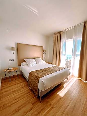 Economy Double Room with Sea View